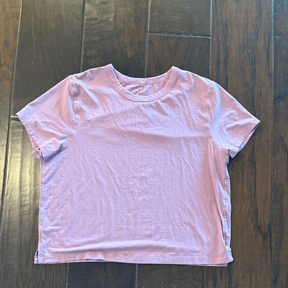 Lululemon cropped tee